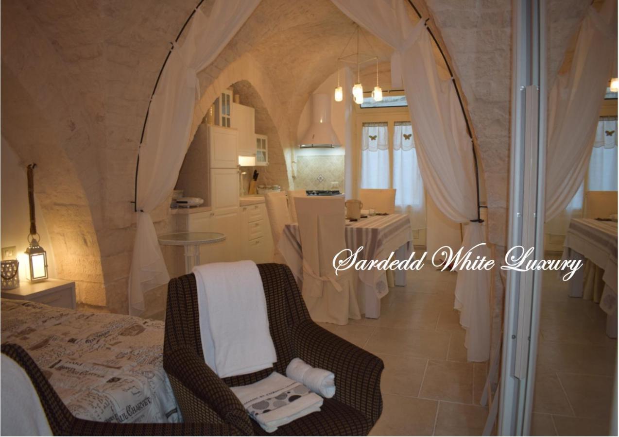 Sardedd White Luxury Villa Cisternino Bagian luar foto